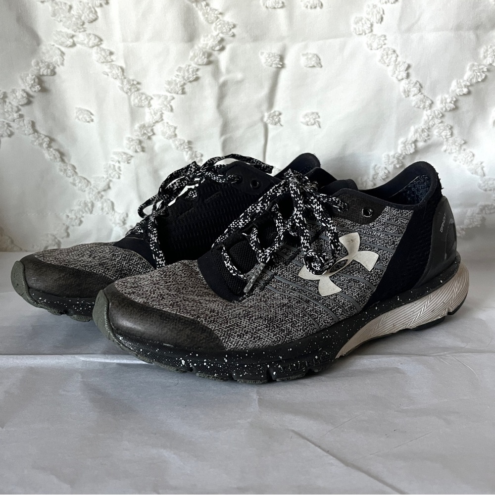 Under Armour Sneakers